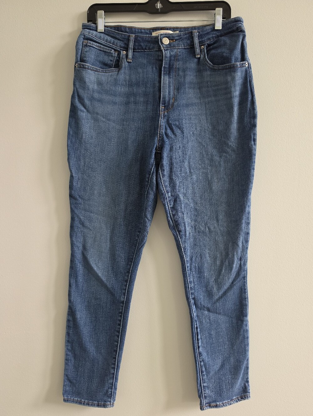 Levi’s 721 High Rise Skinny Jeans Women’s Size 32 Medium Wash 28" Inseam